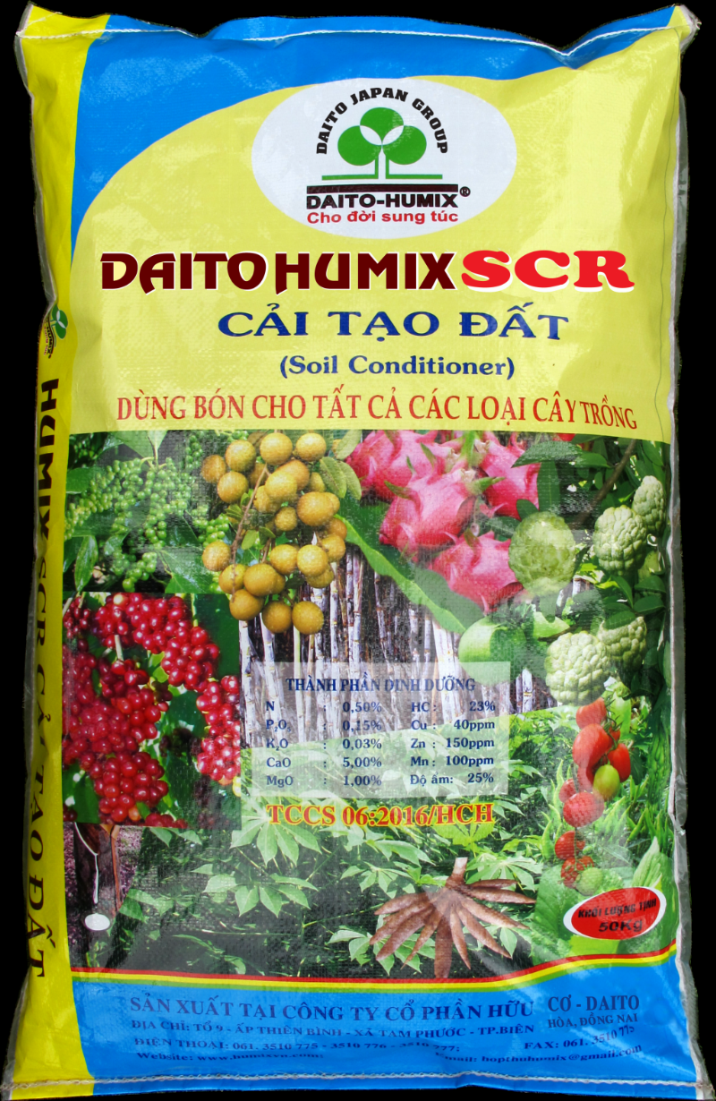 Hình ảnh đất giàu chất hữu cơ tơi xốp màu mỡ tốt cho cây trồng